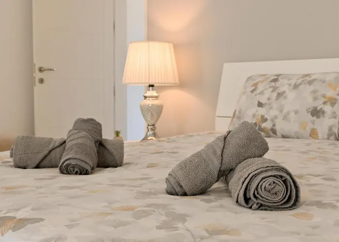 Vue & Jacuzzi - Calme Entre Valette Et Sliema Apartment *