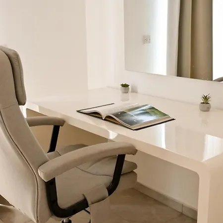 Appartement Vue Mer&jacuzzi - Calme Entre Valette Et Sliema *