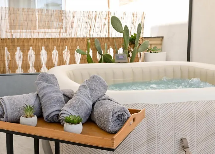 Vue & Jacuzzi - Calme Entre Valette Et Sliema Apartamento *